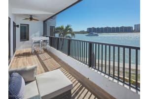 324 La Peninsula Boulevard, Naples, FL 34113 - MLS#225065431