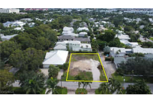 76 4th Street, Naples, FL 34102 - MLS#225065447