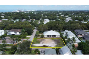 76 4th Street, Naples, FL 34102 - MLS#225065447
