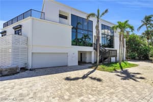 487 Gulf Drive, Sanibel, FL 33957 Sold 09/23/25