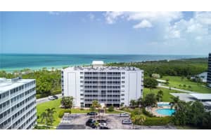 5 Bluebill Avenue, Naples, FL 34108 - MLS#225065579