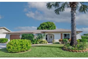 105 Champagne Ct, Naples