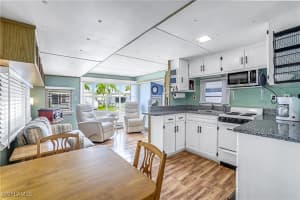 27 Jasper Dr 27jr, Naples