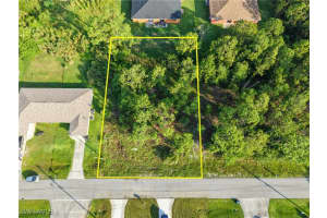 2430 LOLA Avenue, Lehigh Acres, FL 33973 - MLS#225065762