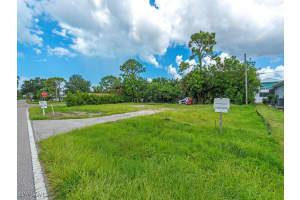 705 91st Avenue, Naples, FL 34108 - MLS#225065824