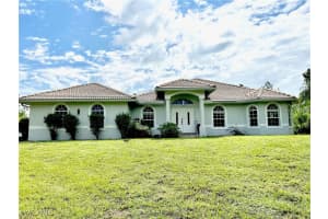 1940 Desoto Blvd N, Naples