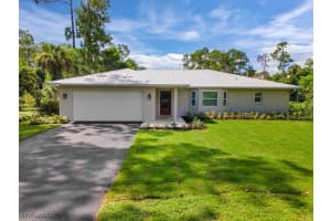 5096 Boxwood Way, Naples, FL 34116 - MLS#225065957
