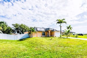 501 24th Terrace, Cape Coral, FL 33909 - MLS#225066008