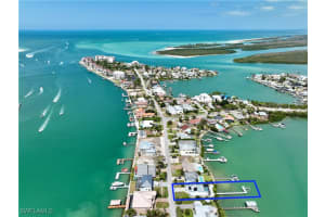 19 Pelican St E, Naples