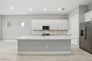 20402 Pebble Glen Drive, Estero, FL 33928 - MLS#225066118