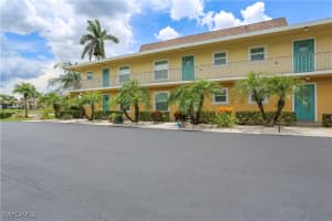 401 Charlemagne Boulevard, Naples, FL 34112 - MLS#225066163