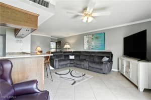 5530 Trailwinds Drive, Fort Myers, FL 33907 - MLS#225066231