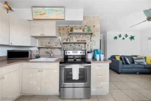 83 7th St, Bonita Springs