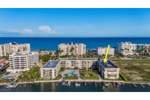 3200 Gulf Shore Blvd N 403, Naples