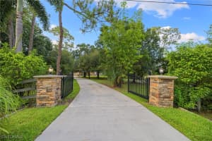 5141 Palmetto Woods Dr, Naples