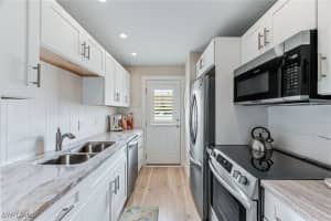 1021 3rd St S 110, Naples