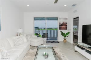5629 Double Eagle Cir Sw 4243, Ave Maria