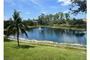 416 Valerie Way 204, Naples