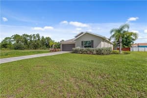 4016 4th Street, Lehigh Acres, FL 33971 - MLS#225066428