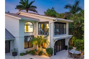 741 10th Ave S E, Naples