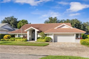 6605 Southfork, Naples, FL 34108 - MLS#225066445