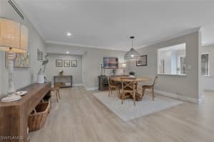 102 Clubhouse Drive, Naples, FL 34105 - MLS#225066497