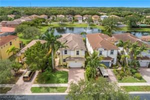 10125 N Golden Elm Dr, Estero