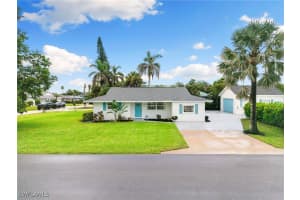 702 107th Ave N, Naples