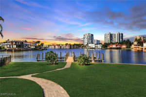 250 PARK SHORE Drive, Naples, FL 34103 - MLS#225066623