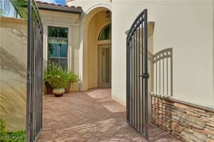 9313 Vercelli Court, Naples, FL 34113 - MLS#225066624