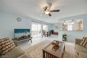 1400 Pompei Ln 43, Naples