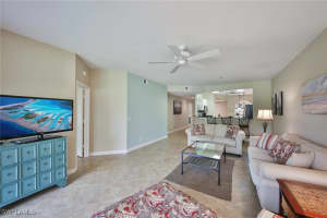 526 Lake Louise Circle, Naples, FL 34110 - MLS#225066760