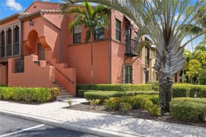 9066 Albion Ln N 51-1, Naples