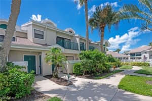 60 Emerald Woods Dr B 5, Naples