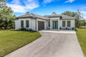 4563 10th St Ne, Naples