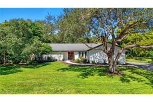 155 Old Tamiami Trl, Naples