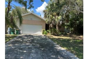324 Sharwood Dr, Naples