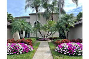 8400 Naples Heritage Dr 1513, Naples