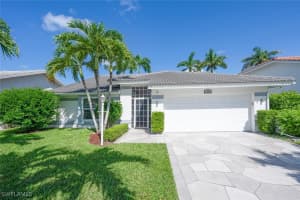 229 Countryside Dr, Naples