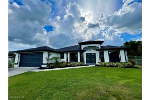 419 Edison Ave, Lehigh Acres