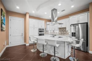 21460 Strada Nuova Cir B213, Estero