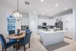 1905 Isla De Palma Cir, Naples