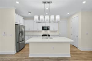 10279 Bonavie Cove Drive, Fort Myers, FL 33966 - MLS#225067006