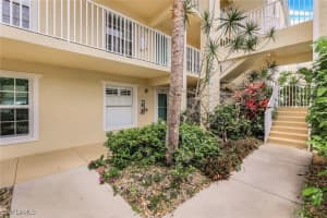 15505 Cedarwood Ln 204, Naples
