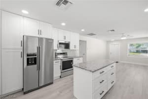 527 97th Avenue, Naples, FL 34108 - MLS#225067140