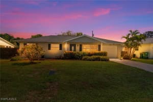 1136 Illinois Dr, Naples