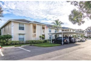 613 Squire Cir 202, Naples