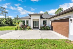 2682 4th Avenue, Naples, FL 34117 - MLS#225067251