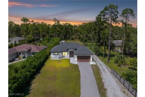 1523 Everglades Blvd N, Naples
