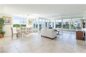 25 Bluebill Avenue, Naples, FL 34108 - MLS#225067341